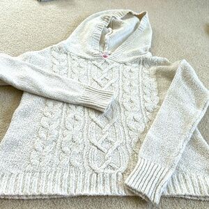 Super soft cream w/ irredescent threading and hood